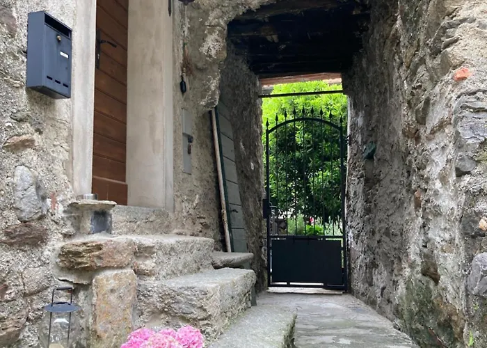 Daire Cozy Flat In Pedestrian Old Village San Siro (Lombardy)